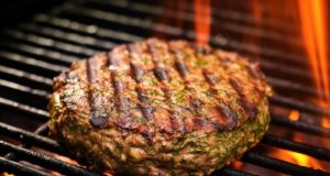 Heart-Smart Choices: 7 Hacks to Navigate Junk Food Menus for a Healthier You